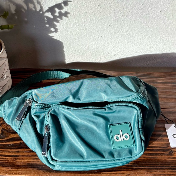 ALO Explorer Fanny Pack Bag Green $98 MSRP BNWT